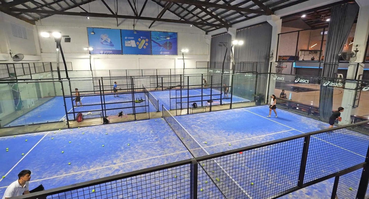 This refurbished warehouse is now home to three padel courts